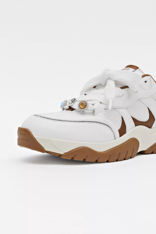 Meerval Lo Witte Axel Arigato