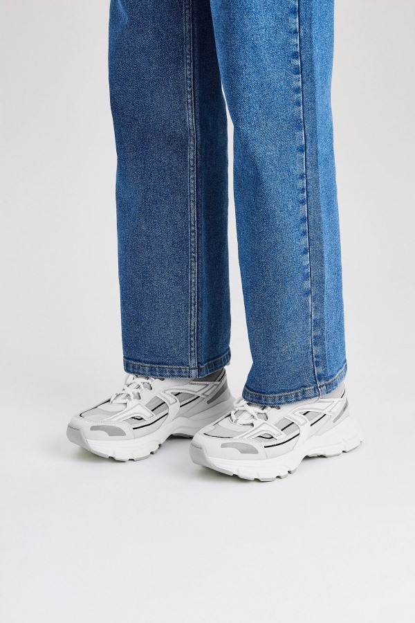 Marathon R-trail Witte Axel Arigato