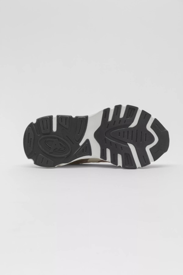 Marathon R-trail Axel Arigato Beige Roze