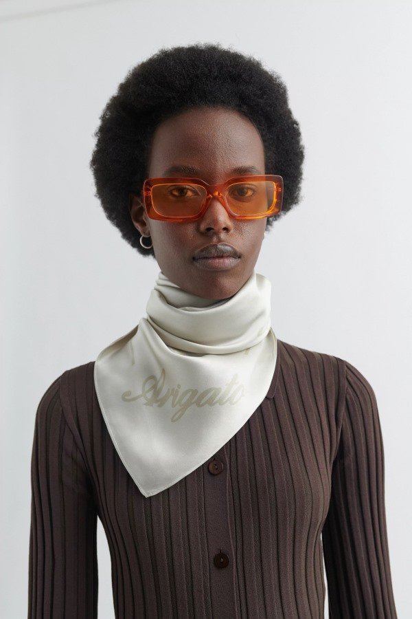 Kenmerkende Zijden Sjaal Axel Arigato Kokosmelk Amandelmelk