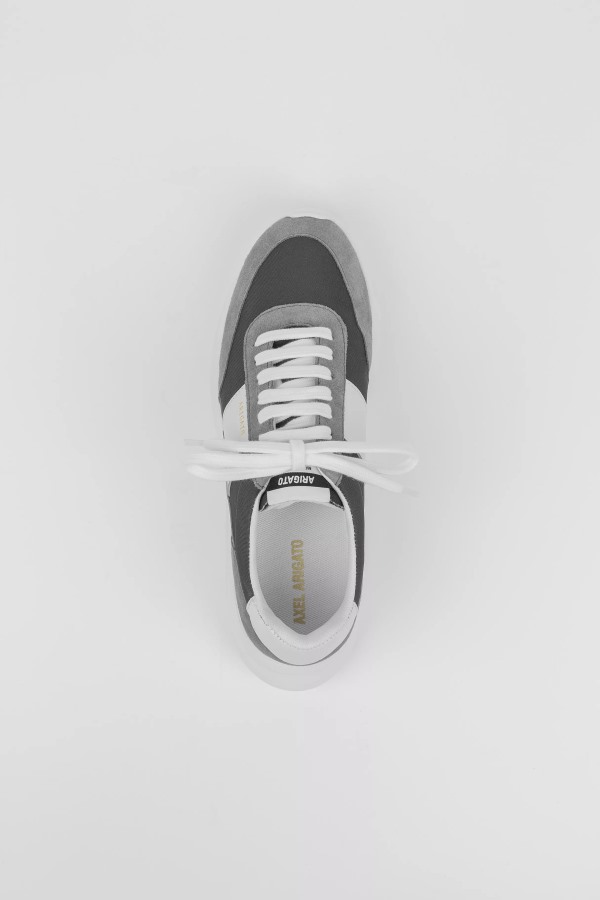 Genesis Vintage Loper Axel Arigato Zwart Wit