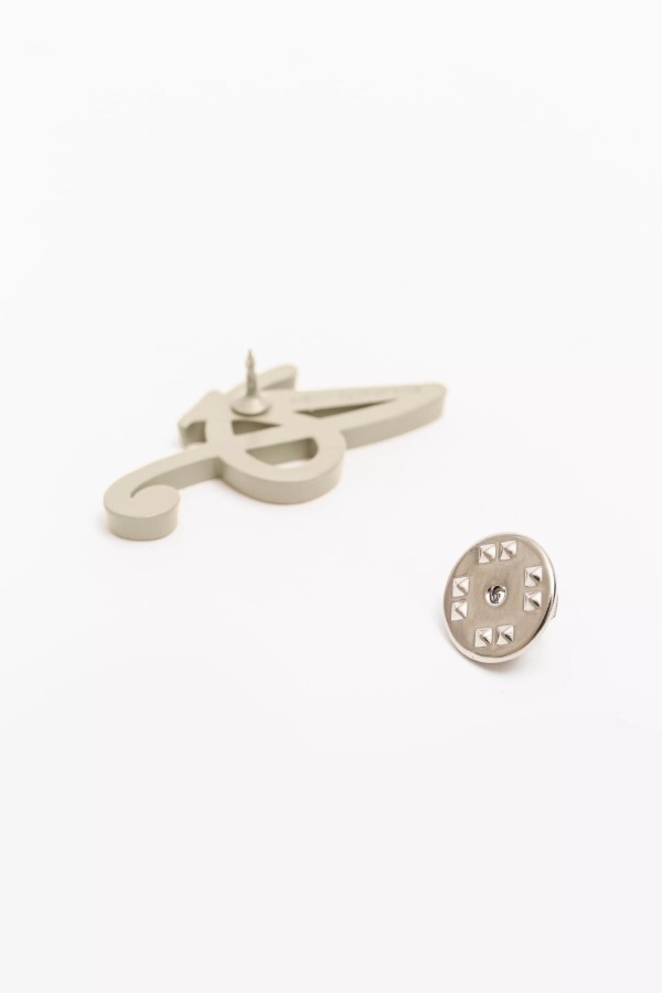 Axel Arigato Beige Handtekening Pin