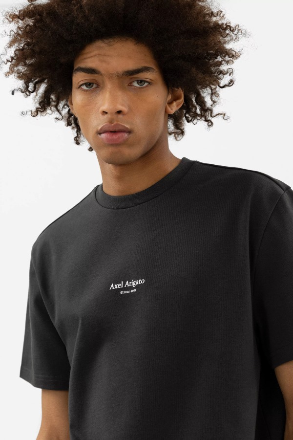 Focus Logo T-shirt Axel Arigato Vervaagd Zwart