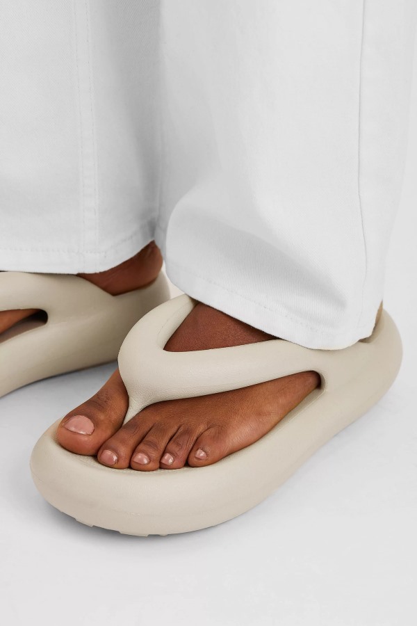 Delta Sandaal Axel Arigato Beige