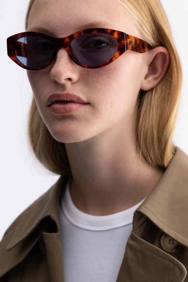 Axel Arigato Tortoise Lichtblauwe Tonia Cat-eye Zonnebril