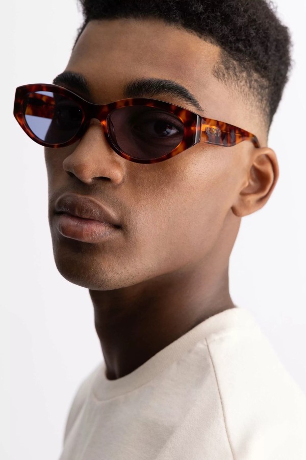 Axel Arigato Tortoise Lichtblauwe Tonia Cat-eye Zonnebril