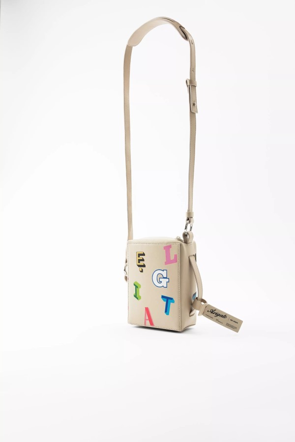 Kubieke Monogram Leren Etui Axel Arigato Lichtbeige