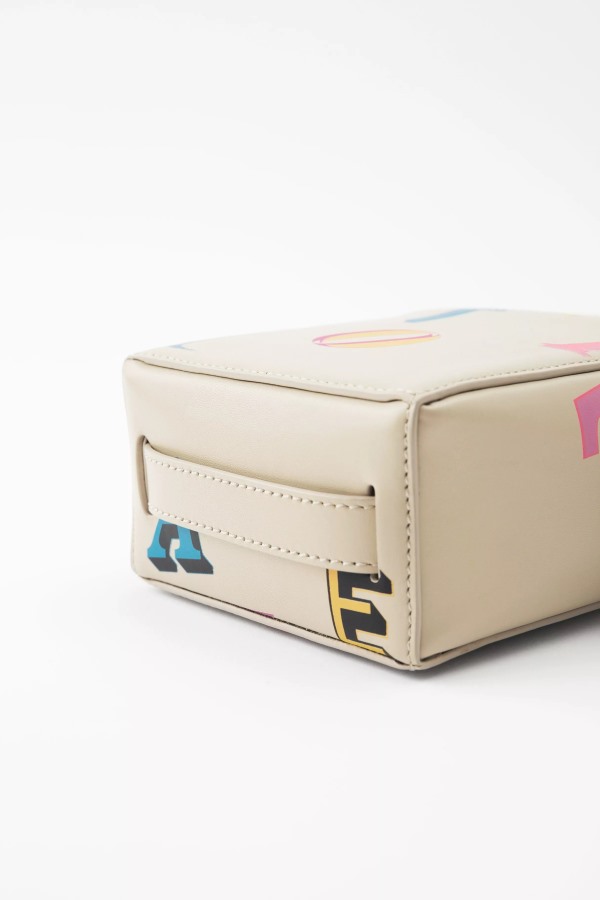 Kubieke Monogram Leren Etui Axel Arigato Lichtbeige