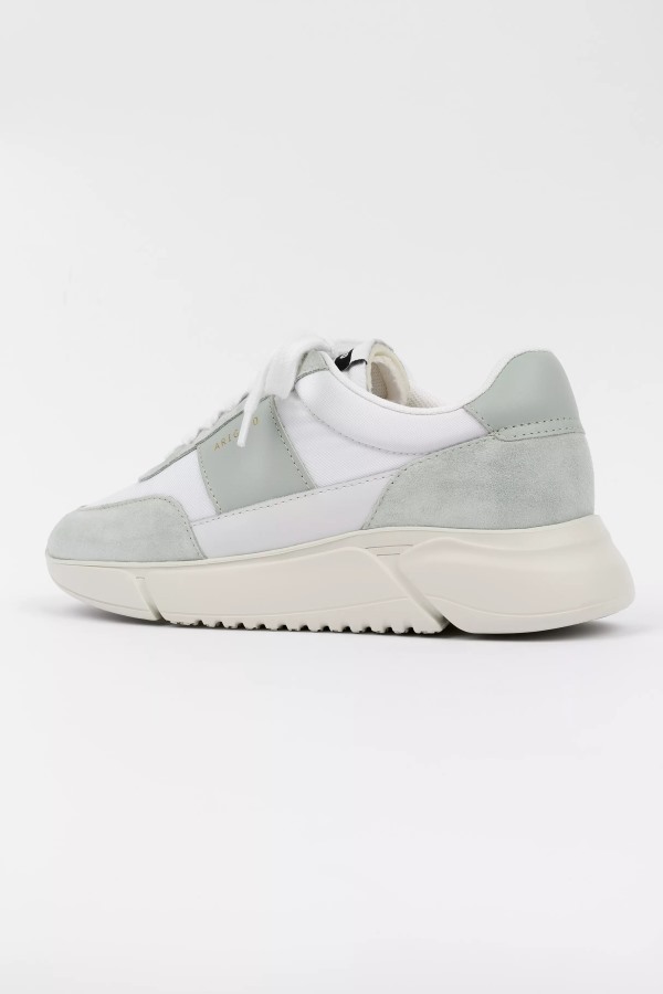 Axel Arigato Witte Stoffige Salie Genesis Vintage Runner