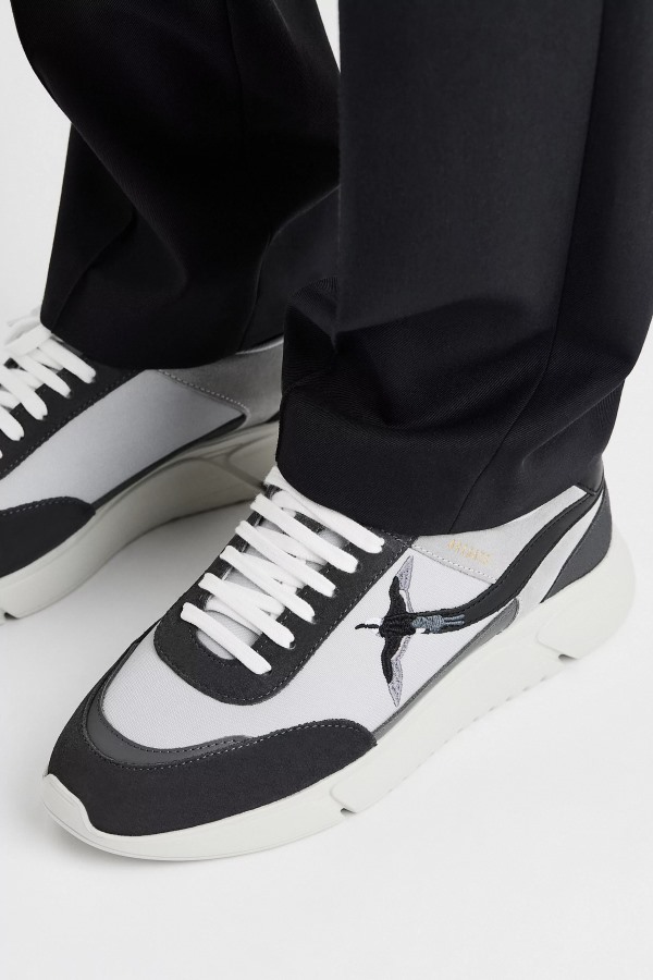 Genesis Stripe Bee Vogel Grijs Axel Arigato