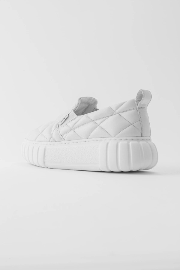 Haze Slip Op Witte Axel Arigato