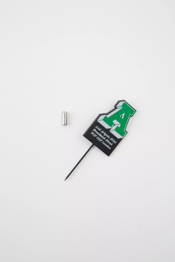 London A Pin Heldergroen Axel Arigato