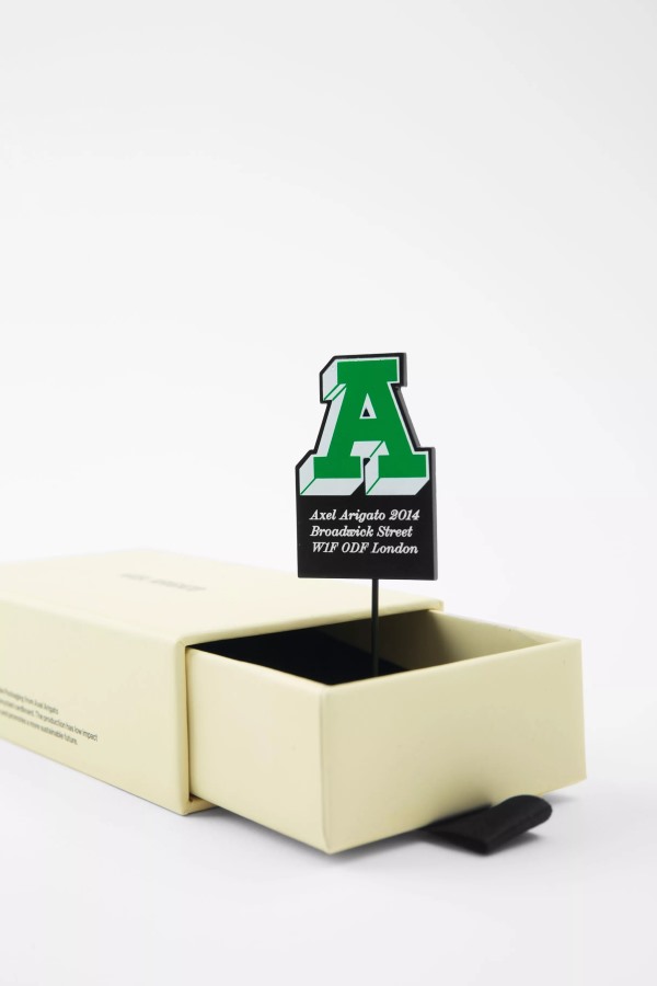 London A Pin Heldergroen Axel Arigato