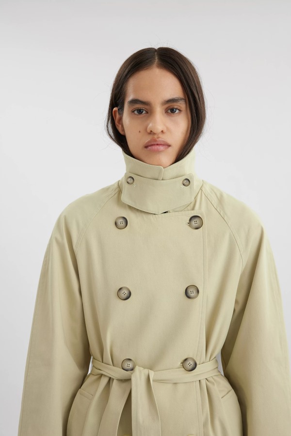Globe Trenchcoat Naturel Geel Axel Arigato